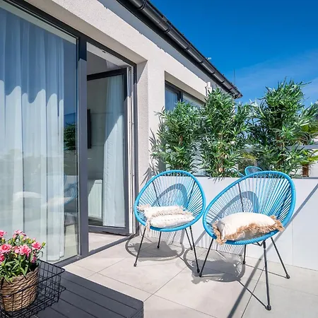 Bellamaya - Kapitanska 8